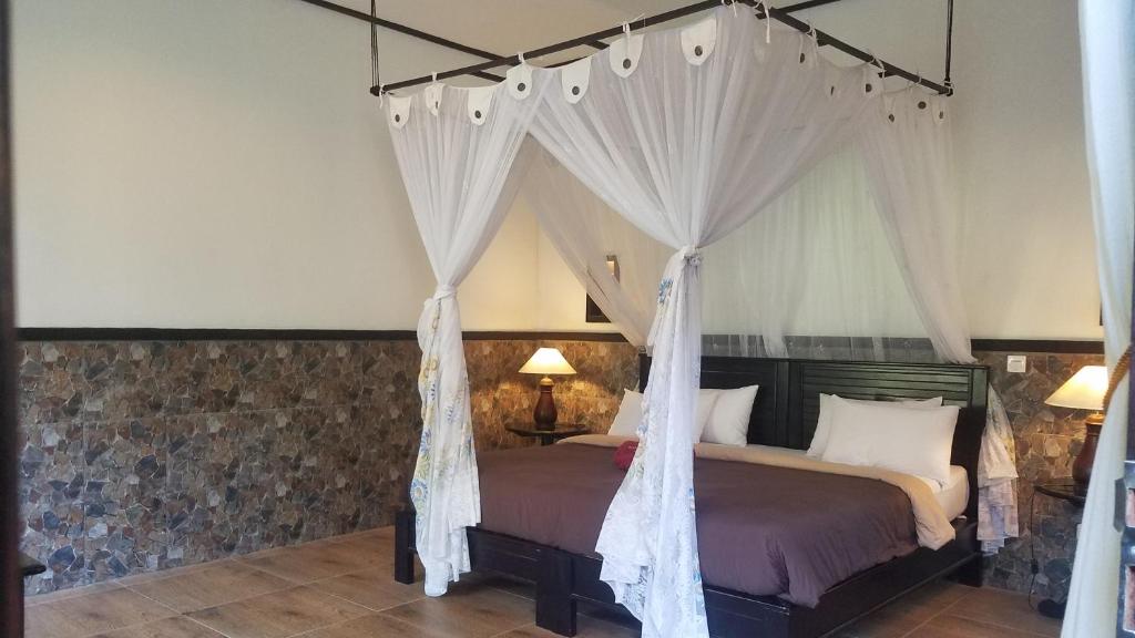 Deluxe Room at Doubleyou Homestay Pemuteran